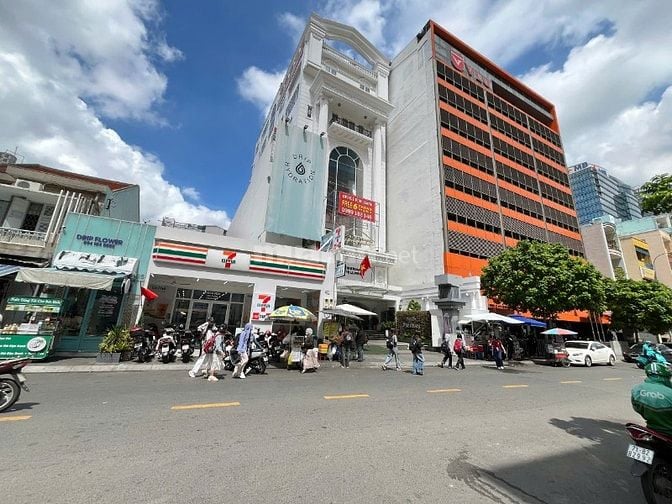 Khuôn đất Khan Hiếm MT Quận 1, 11x30m , 330m , 3 lầu, 185 tỷ 