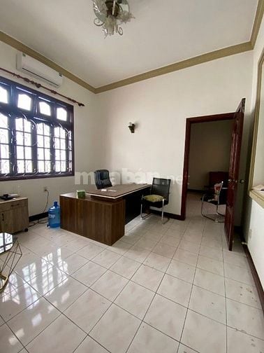 Cho thuê biệt thự sân vườn 1000m2 ngay tại Nguyễn Văn Đậu, Bình Thạnh