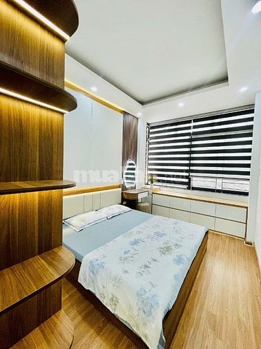 Nhà Dân Lô Góc, Full Nội Thất Về Ở Luôn, Ngay Gần Hồ Linh Đàm
