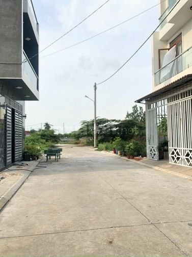Đất Giá Rẻ. Sổ Hồng Riêng.DT: 5 x 16m2. Đất ở:100%. 
