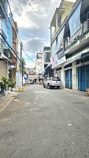  Nhà nguyên căn hẻm 3m Lũy Bán Bích, DT: 3,5m x 5,5m, gác suốt