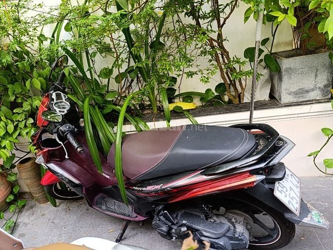 Tôi bán một chiếc xe tay ga tự động Yamaha Nouvo 2012
