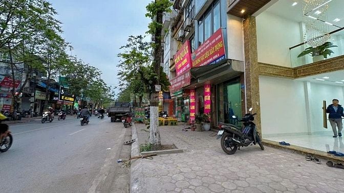 Mặt phố Dương Văn Bé - DT 70m2 x 6 tầng mới - Vuông đẹp - Giá 27.8 tỷ