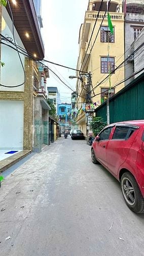 Mặt phố Dương Văn Bé - DT 70m2 x 6 tầng mới - Vuông đẹp - Giá 27.8 tỷ