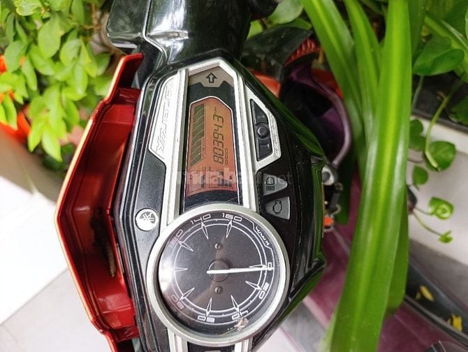 Tôi bán một chiếc xe tay ga tự động Yamaha Nouvo 2012