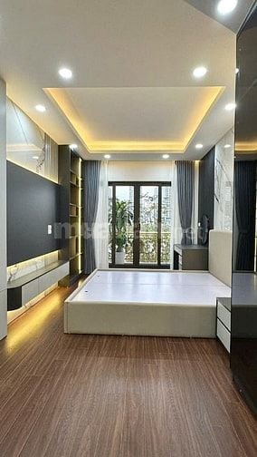 Mặt phố Dương Văn Bé - DT 70m2 x 6 tầng mới - Vuông đẹp - Giá 27.8 tỷ