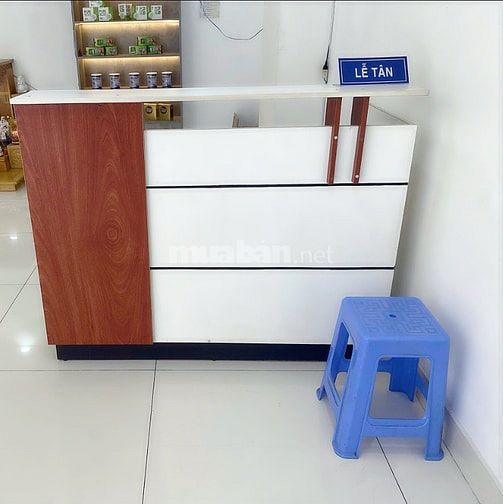 Tuyển dụng gấp lễ tân văn phòng 