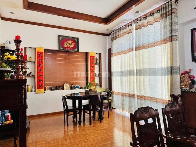 Biệt thự cách đường Phạm Văn Thuận 200m sổ hồng 262m2 giá chỉ 11 tỷ