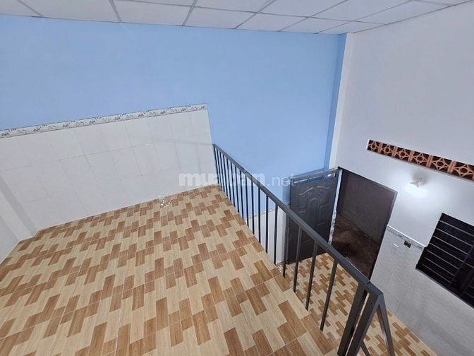 Phòng mới 25m2 có gác ngay Khu CNC, vòng xoay Phú Hữu, rộng rãi, an ni