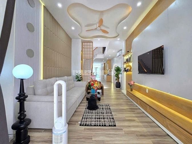 Bán Villa Mới Hồ bơi 5PN, 4 tầng, cách biển Mỹ Khê 300M, Sẵn dòng tiền