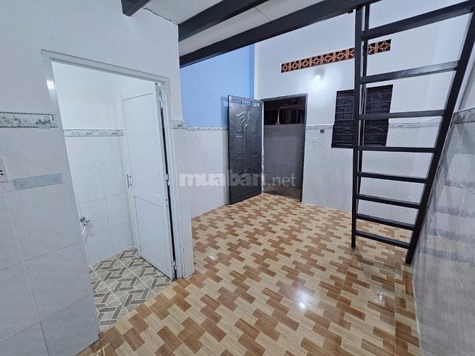 Phòng mới 25m2 có gác ngay Khu CNC, vòng xoay Phú Hữu, rộng rãi, an ni