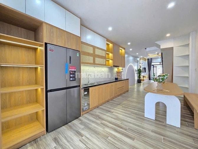 Bán Villa Mới Hồ bơi 5PN, 4 tầng, cách biển Mỹ Khê 300M, Sẵn dòng tiền