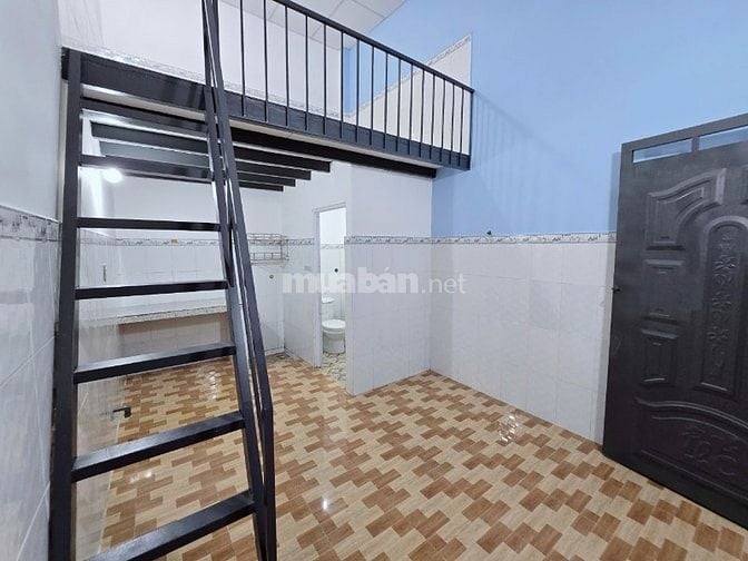 Phòng mới 25m2 có gác ngay Khu CNC, vòng xoay Phú Hữu, rộng rãi, an ni