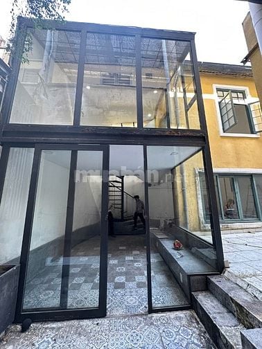 Cho thuê dãy nhà chung cư 62 Trần Hưng Đạo, Quận 1
