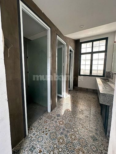 Cho thuê dãy nhà chung cư 62 Trần Hưng Đạo, Quận 1