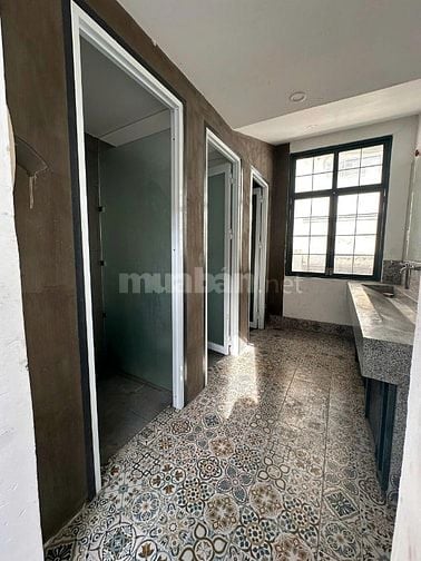 Cho thuê dãy nhà chung cư 62 Trần Hưng Đạo, Quận 1