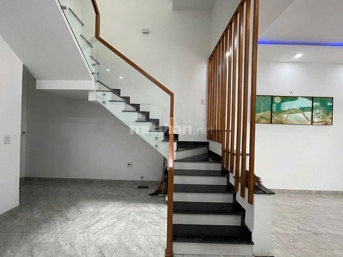 THU HỒI VỐN TÔI CẦN BÁN NHANH NHÀ 3 TẦNG MT NGUYỄN HUY TỰ GẦN BIỂN
