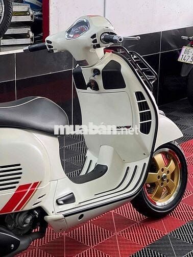 Mình cần bán xe Vespa GTS300s đời 2018 như hình ch