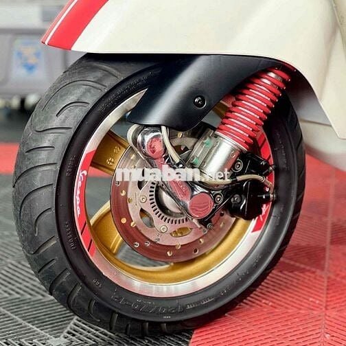 Mình cần bán xe Vespa GTS300s đời 2018 như hình ch