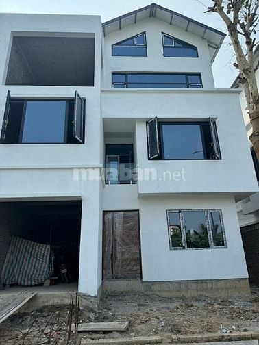 BÁN BIỆT THỰ SONG LẬP TẠI BẮC TỪ LIÊM GẦN CIPUTRA DT180M2X4T CHỈ 39T