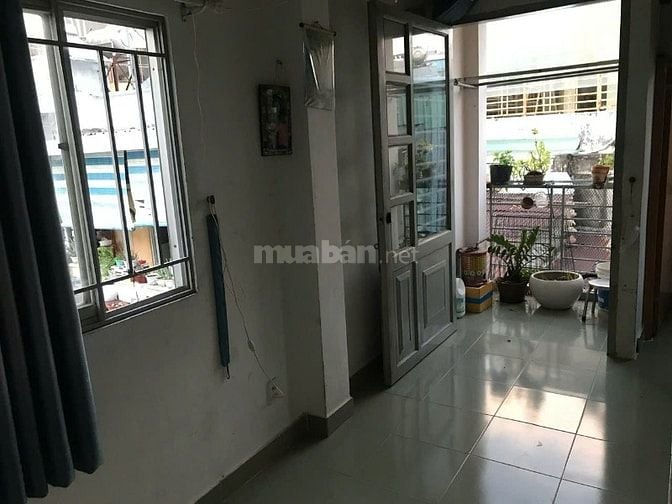 Bán nhà trung tâm Quận 1, hẻm đường Trần Quang Khải, 2 lầu, giá tốt