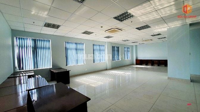 Tòa nhà 3 mặt tiền đường Phan Trung sổ hoàn công 2300m2 sàn giá 75 tỷ