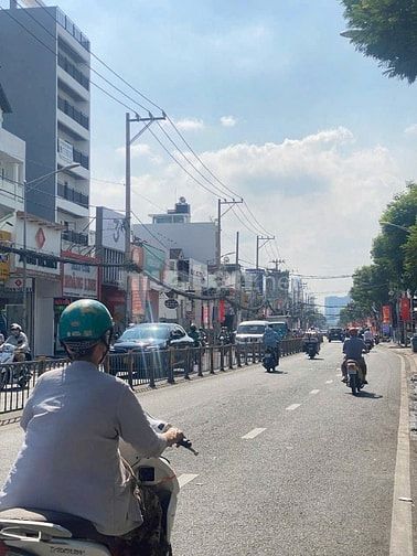Giảm 2 tỷ bán nhà ngang 6 dài 32 MT Nguyễn Thị Thập vị trí đẹp