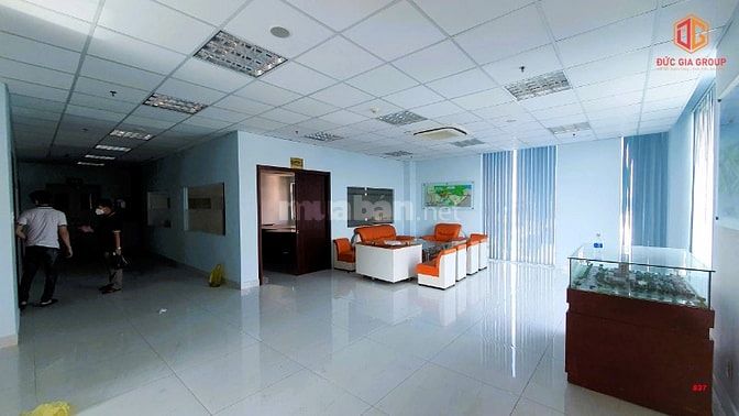 Tòa nhà 3 mặt tiền đường Phan Trung sổ hoàn công 2300m2 sàn giá 75 tỷ