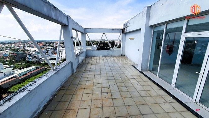 Tòa nhà 3 mặt tiền đường Phan Trung sổ hoàn công 2300m2 sàn giá 75 tỷ