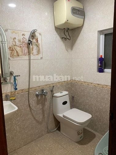 Bán nhanh nhà cấp 4 ngõ Nguyễn Công Trứ, giá 3.5 tỷ, 20m2, lô góc