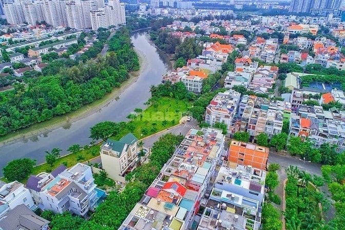 Giảm 3 tỷ nhà BT 3 lầu KDC Tân Quy Đông 12x20m view Công viên ,bờ sông