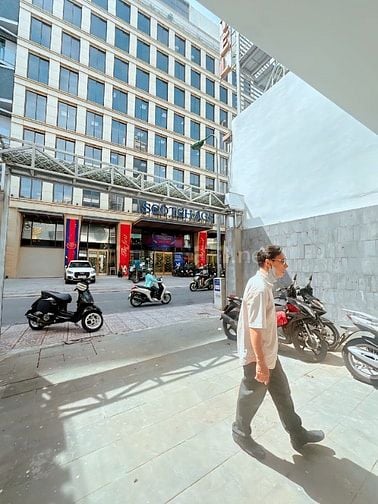 Bán Tòa Nhà Mặt Tiền Kinh Doanh Đường Trương Quốc Dung, P.8, Phú Nhuận