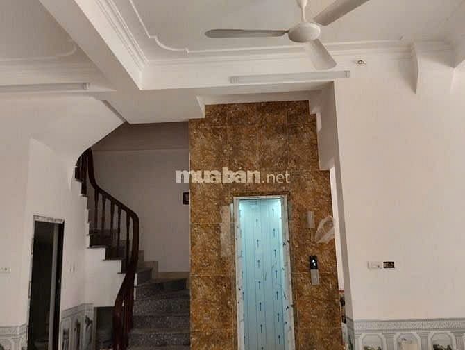 Cho thuê tầng 1 + tầng 2 nhà mặt đường số 400 Phạm Văn Đồng