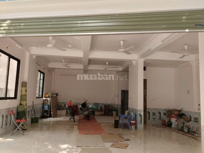 Cho thuê tầng 1 + tầng 2 nhà mặt đường số 400 Phạm Văn Đồng