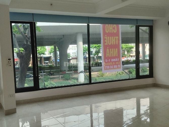 Cho thuê tầng 1 + tầng 2 nhà mặt đường số 400 Phạm Văn Đồng
