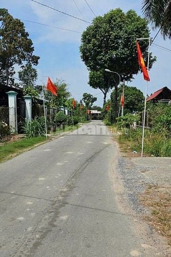Lô đất đẹp 215m2 sổ riêng thổ cư, Phước Vĩnh An, giá 660 triệu