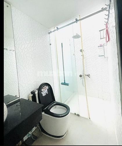 Bán nhà đẹp 3 tầng hẻm 384 Lý Thái Tổ Q10 gần mặt tiền giá chỉ 5,45 tỷ