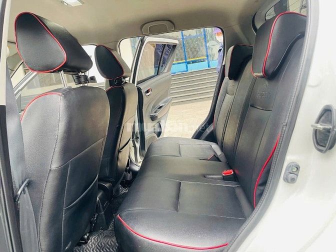 Bán Suzuki Swift Trắng SX 2015 1.4AT Bản Spenciel Logo Vàng
