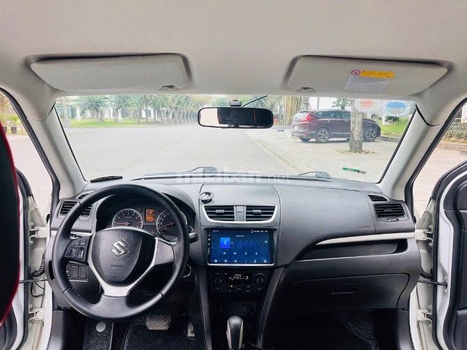 Bán Suzuki Swift Trắng SX 2015 1.4AT Bản Spenciel Logo Vàng