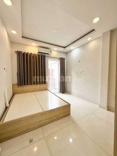 LÊ HỒNG PHONG TIẾP GIÁP Q5, Q10 4 TẦNG HẺM Ô TÔ 4M, 4 TẦNG MỚI TINH.