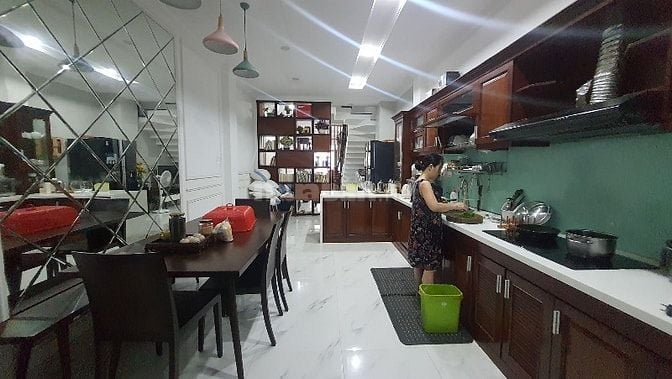 NHÀ ĐẸP BÌNH THẠNH GIÁP QUẬN 1- HẺM XE HƠI- 70m2- 4 TẦNG- 11,x TỶ TL
