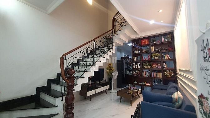 NHÀ ĐẸP BÌNH THẠNH GIÁP QUẬN 1- HẺM XE HƠI- 70m2- 4 TẦNG- 11,x TỶ TL