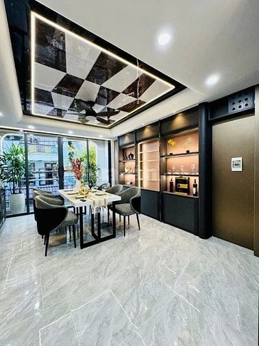 SIÊU SÓC Ô TÔ NGỦ TRONG NHÀ ĐƯỜNG HẢI THƯỢNG LÃNG ÔNG P.10 Q.5 ( SHR)