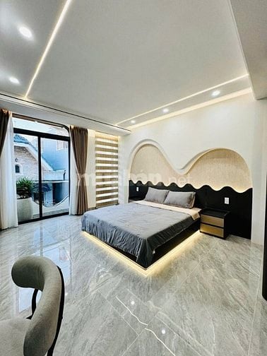 SIÊU SÓC Ô TÔ NGỦ TRONG NHÀ ĐƯỜNG HẢI THƯỢNG LÃNG ÔNG P.10 Q.5 ( SHR)