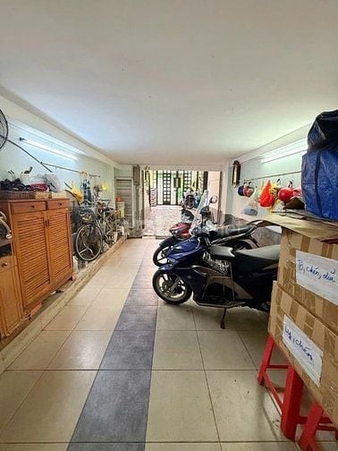 BÁN NHÀ MẶT TIỀN GIÁP QUẬN 10 GIÁ RẺ NHẤT KHU, 65M2, 5 TẦNG MỚI ĐẸP