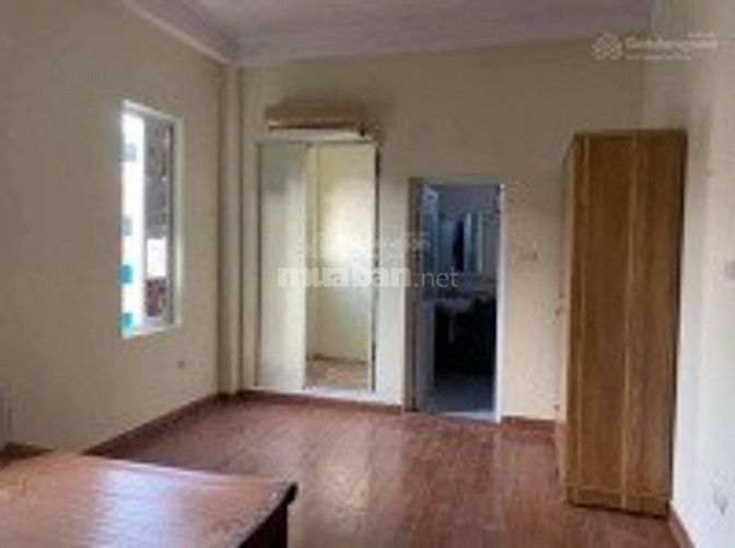 Cho thuê căn hộ kk mặt phố 3,8triệu, tại 169 Đặng Tiến Đông Đống Đa HN