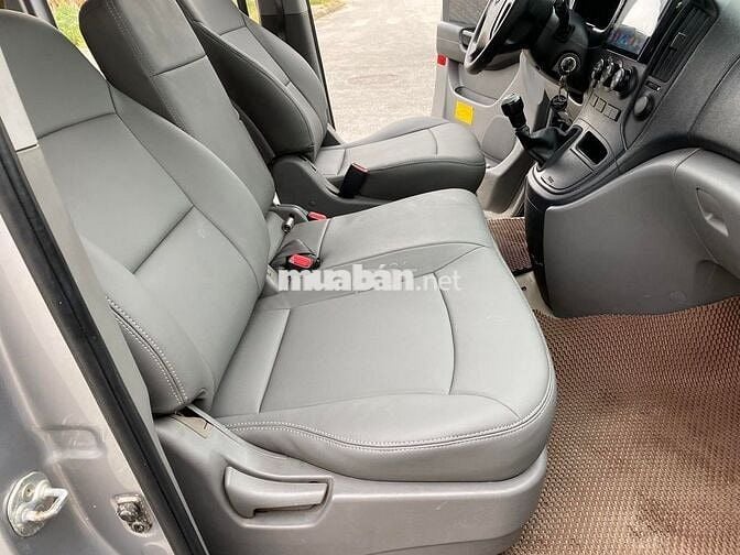 Hyundai Starex 2013 số tay máy xăng, tải van 6c