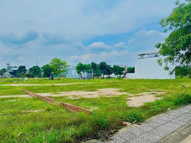 Đất Phùng Hưng gần sân bay Long Thành giá rẻ 93,5m2,Thổ cư full