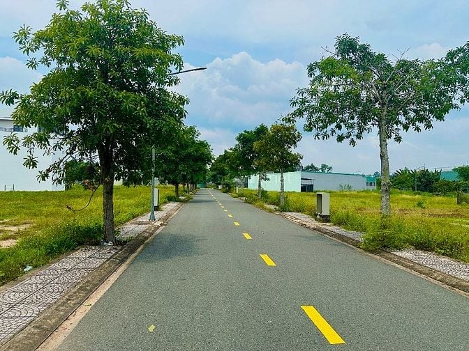 Đất Phùng Hưng gần sân bay Long Thành giá rẻ 93,5m2,Thổ cư full