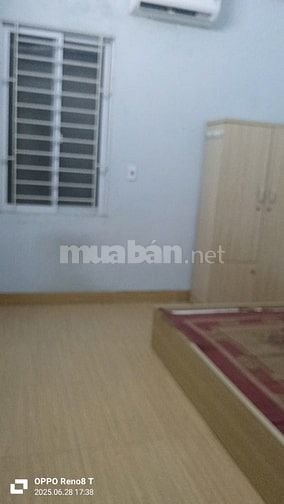 cho thuê lại nhà nguyên căn khu vực trung tâm .